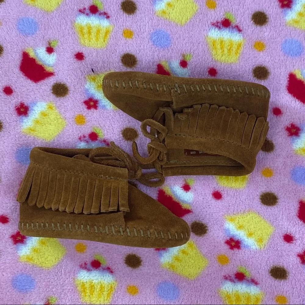 Infant Minnetonka Fringe Bootie baby size 4